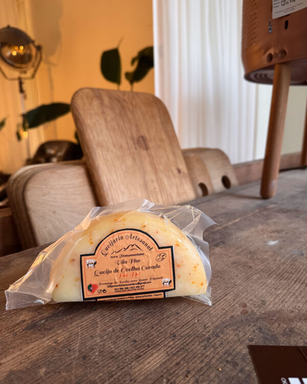 Meio Queijo de ovelha piripiri +/- 370gr