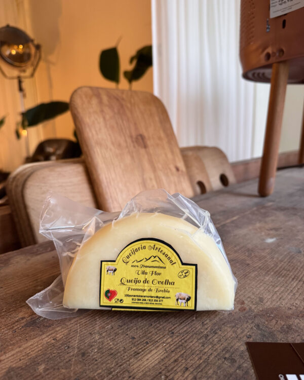 Meio Queijo de ovelha curado +/- 370Gr