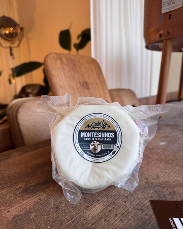 Queijo de Cabra Curado +/- 450Gr