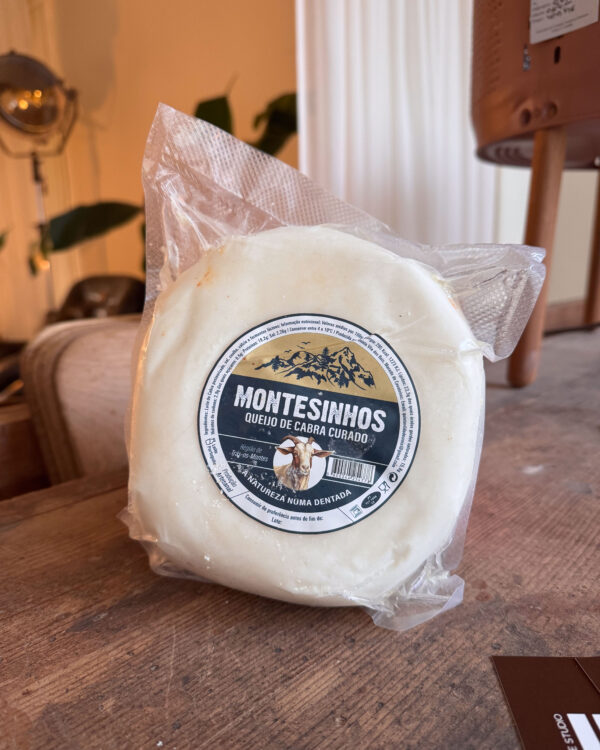Queijo de Cabra Curado +/- 800Gr