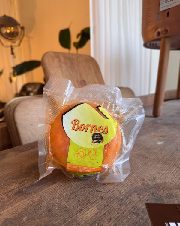 Queijo de vaca e Ovelha Apimentado +/- 450Gr