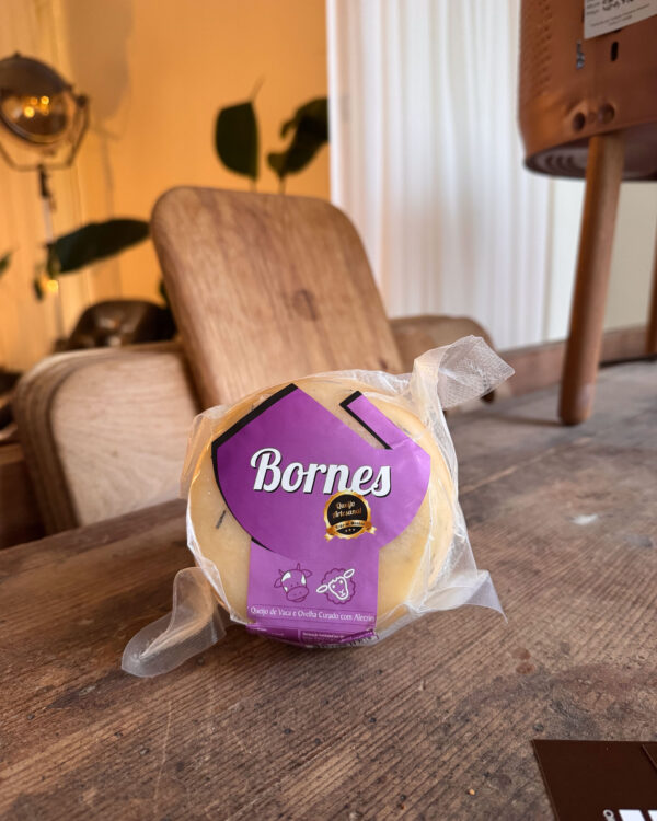 Queijo de vaca e Ovelha com Alecrim +/- 450Gr