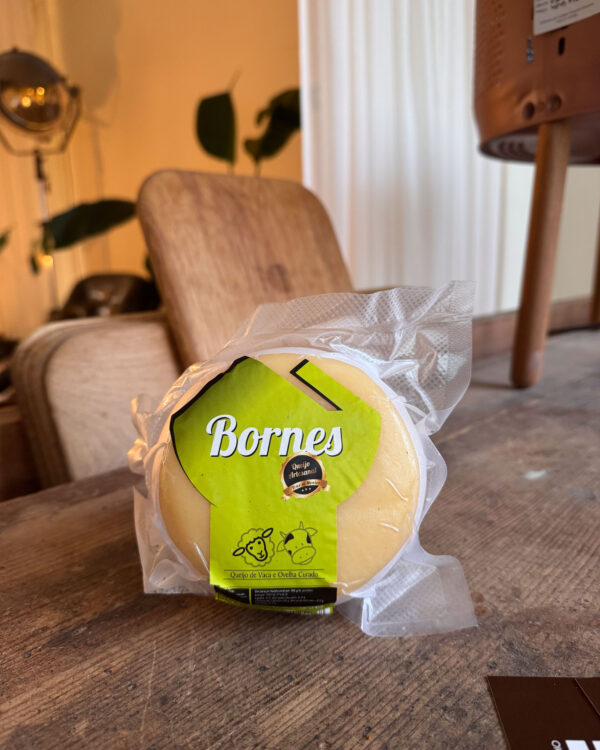 Queijo de vaca e Ovelha Natural +/- 450Gr