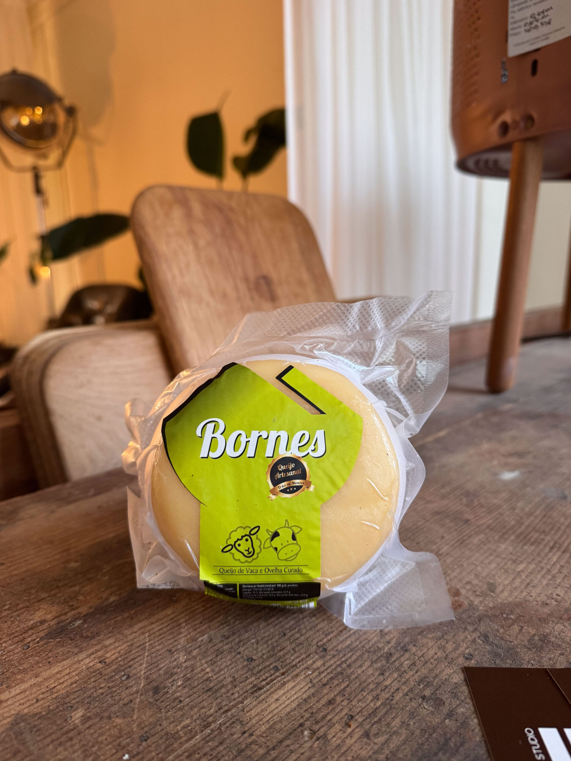 Queijo de vaca e Ovelha Natural +/- 450Gr